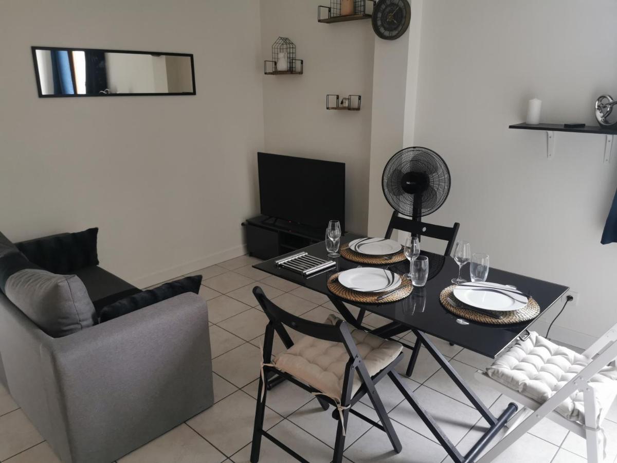 Charmant Appartement A 1 Minute Du Lac Annecy Exterior photo