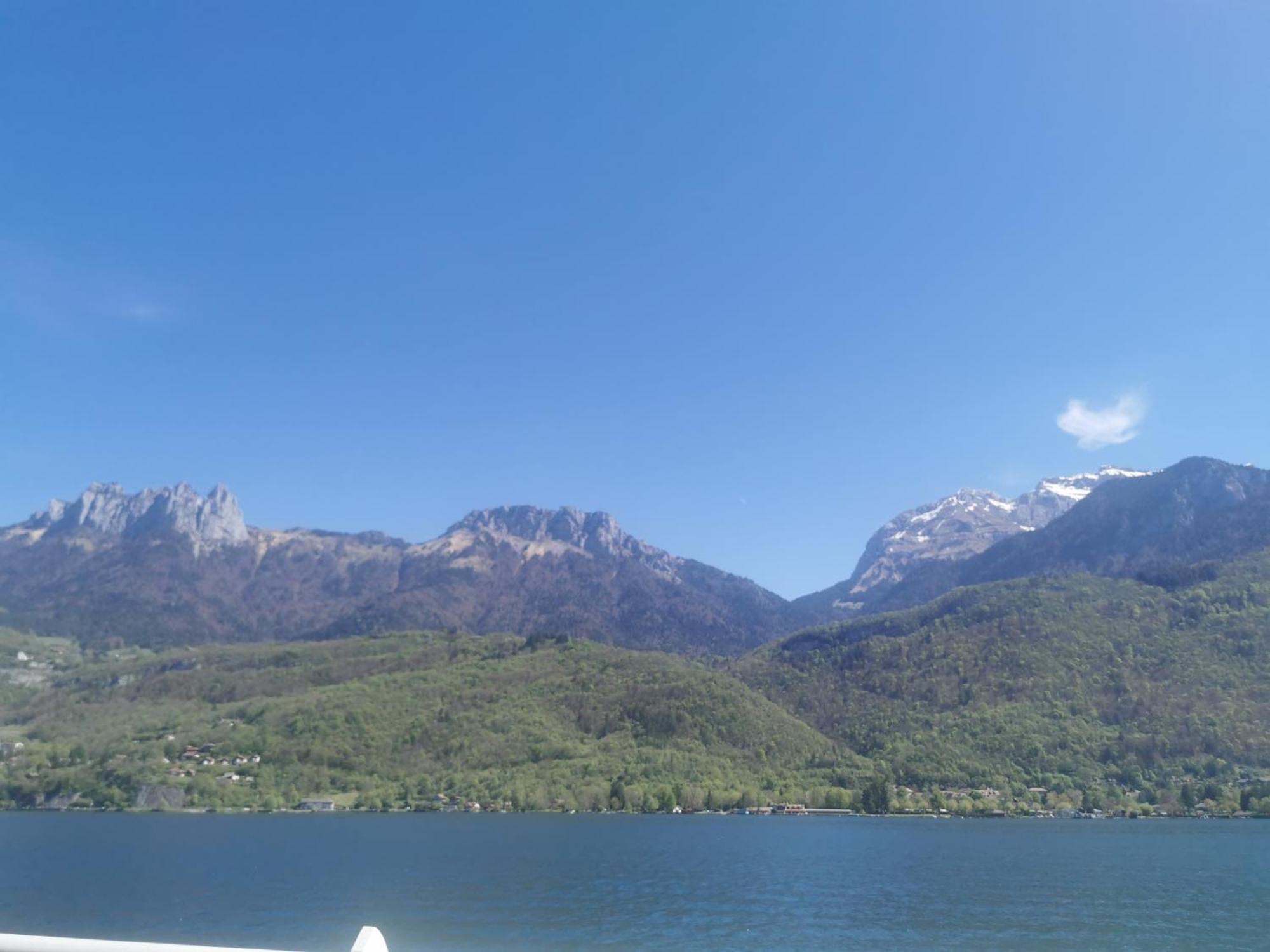 Charmant Appartement A 1 Minute Du Lac Annecy Exterior photo