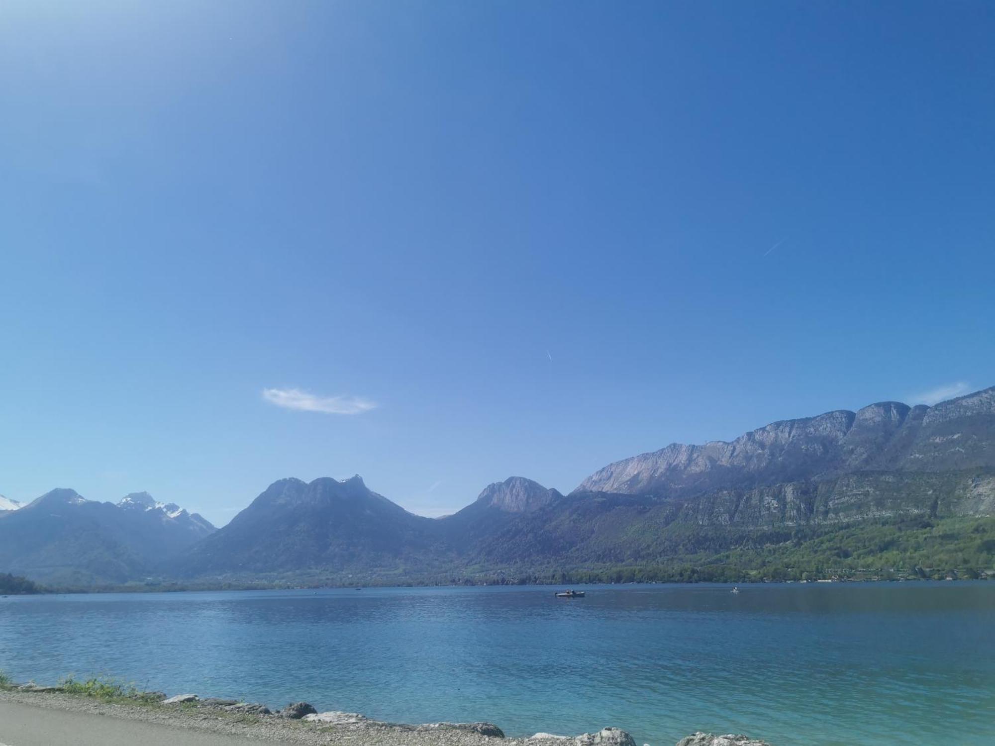 Charmant Appartement A 1 Minute Du Lac Annecy Exterior photo